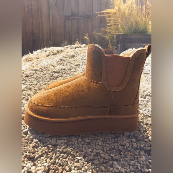 NEW Women’s Chestnut Slip On Suede Platform Mini Ankle Chelsea Boot Size 10 - Picture 3 of 9